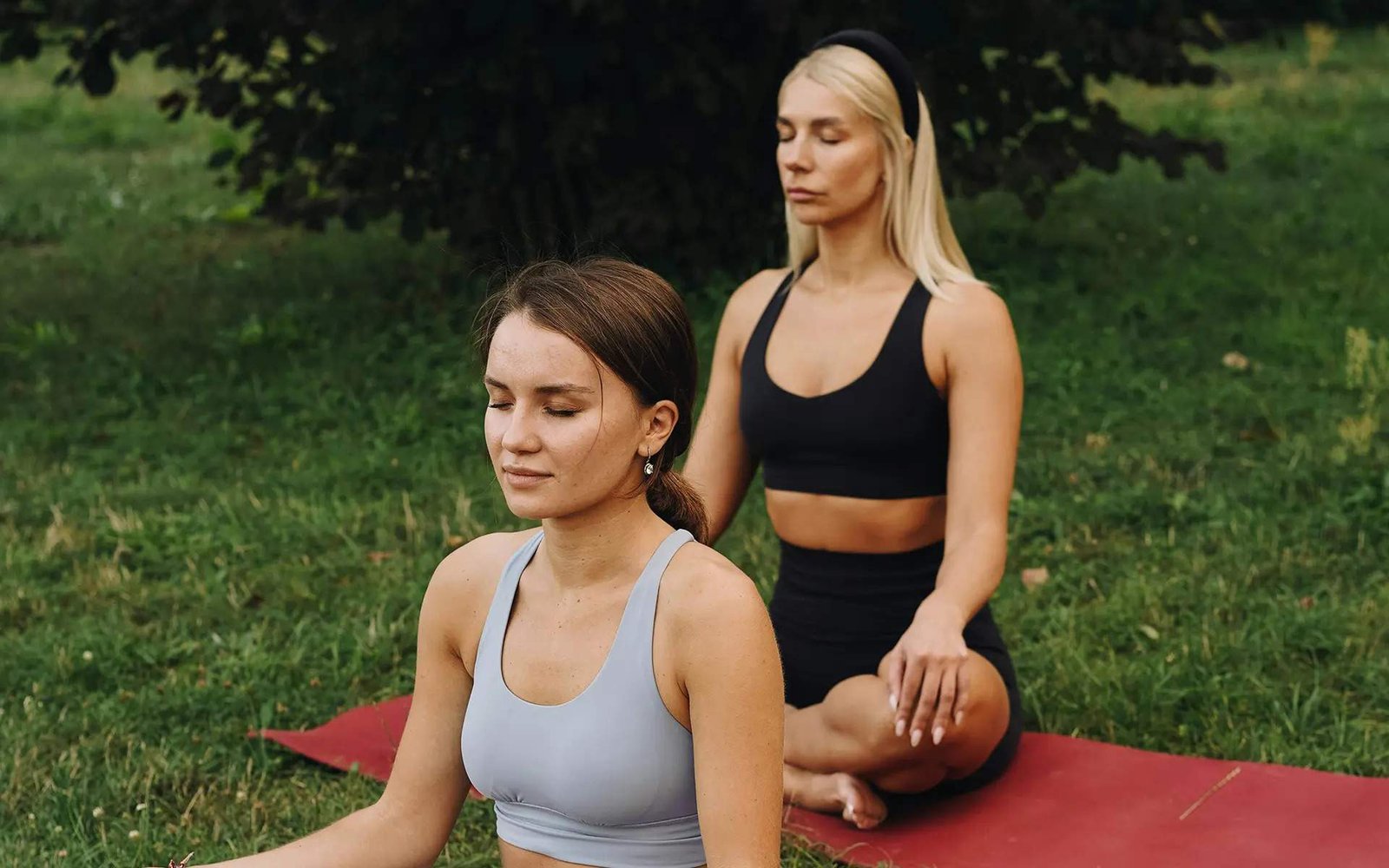 Article header Understanding the Differences Between Mindfulness and Transcendental Meditation.jpeg