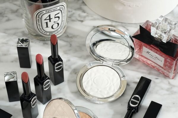 New Miss Dior Essence Powder RougeDior On Stage.jpg
