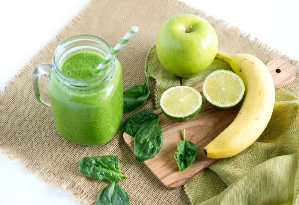 Cleansing Green Smoothie 1.jpg