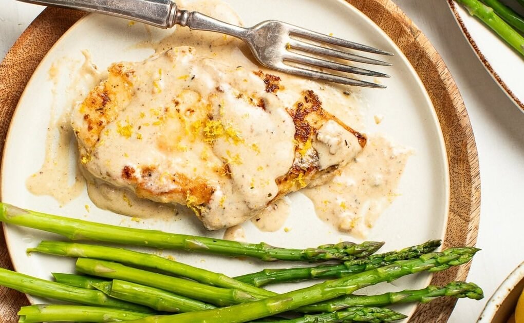 Lemon Chicken with Asparagus 28 Skinnytaste 090326 2.jpg