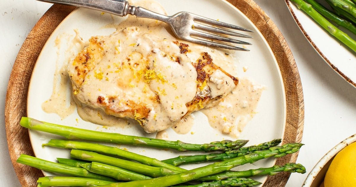 Lemon Chicken with Asparagus 28 Skinnytaste 090326 2.jpg