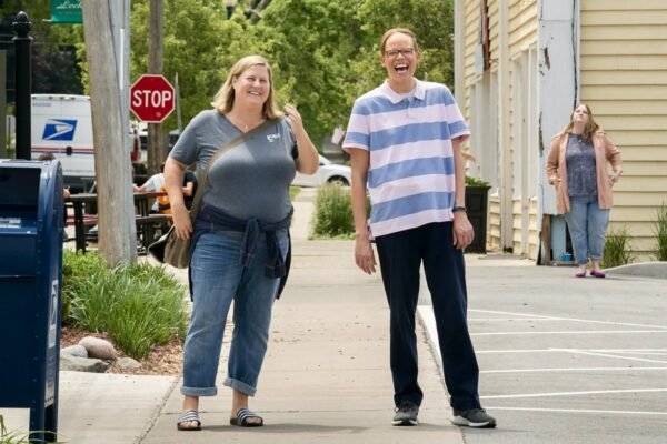 bridget everett jeff hiller 1 2048x1366 3.jpg